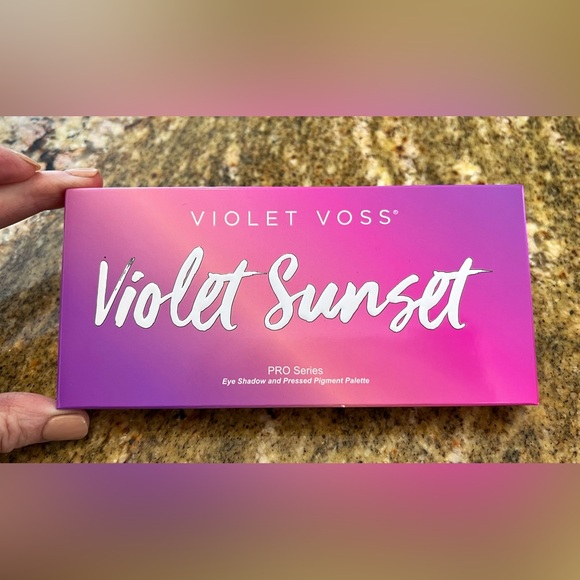 Violet Sunset PRO series eye shadow palette - Picture 2 of 3